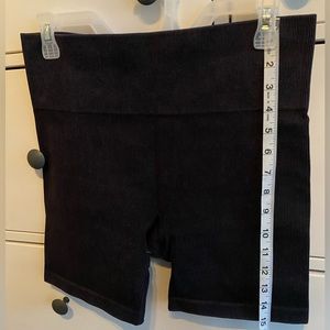 JoyLab size Large - RIBBED SEAMLESS, 6” inseam, high rise, new without tags 🏷️